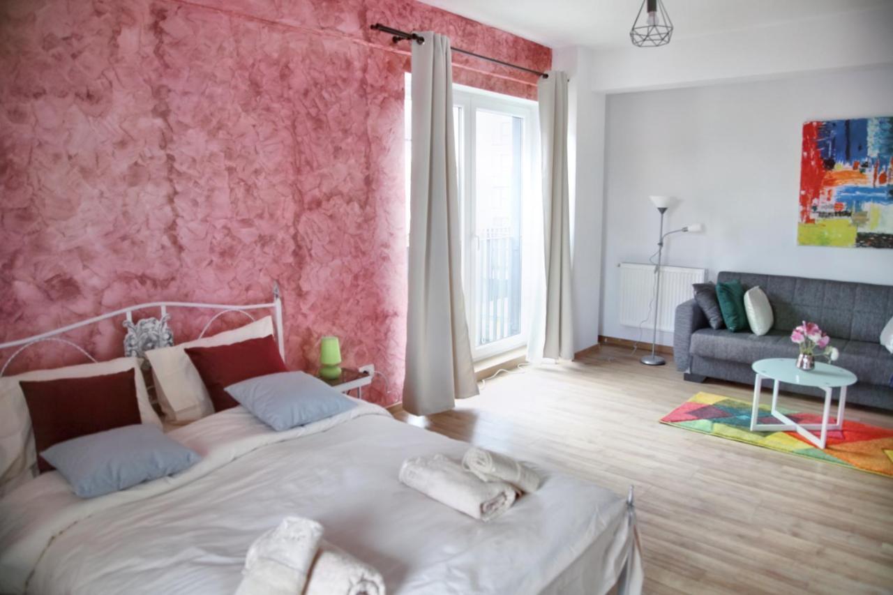 Luxury Downtown Apartment Cluj Napoca Bagian luar foto