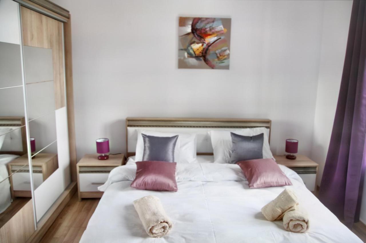 Luxury Downtown Apartment Cluj Napoca Bagian luar foto